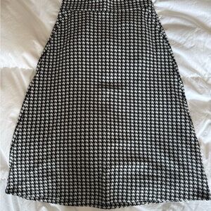 Cabi midi/tea length houndstooth skirt